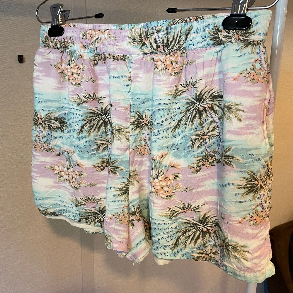 American Eagle tropical shorts